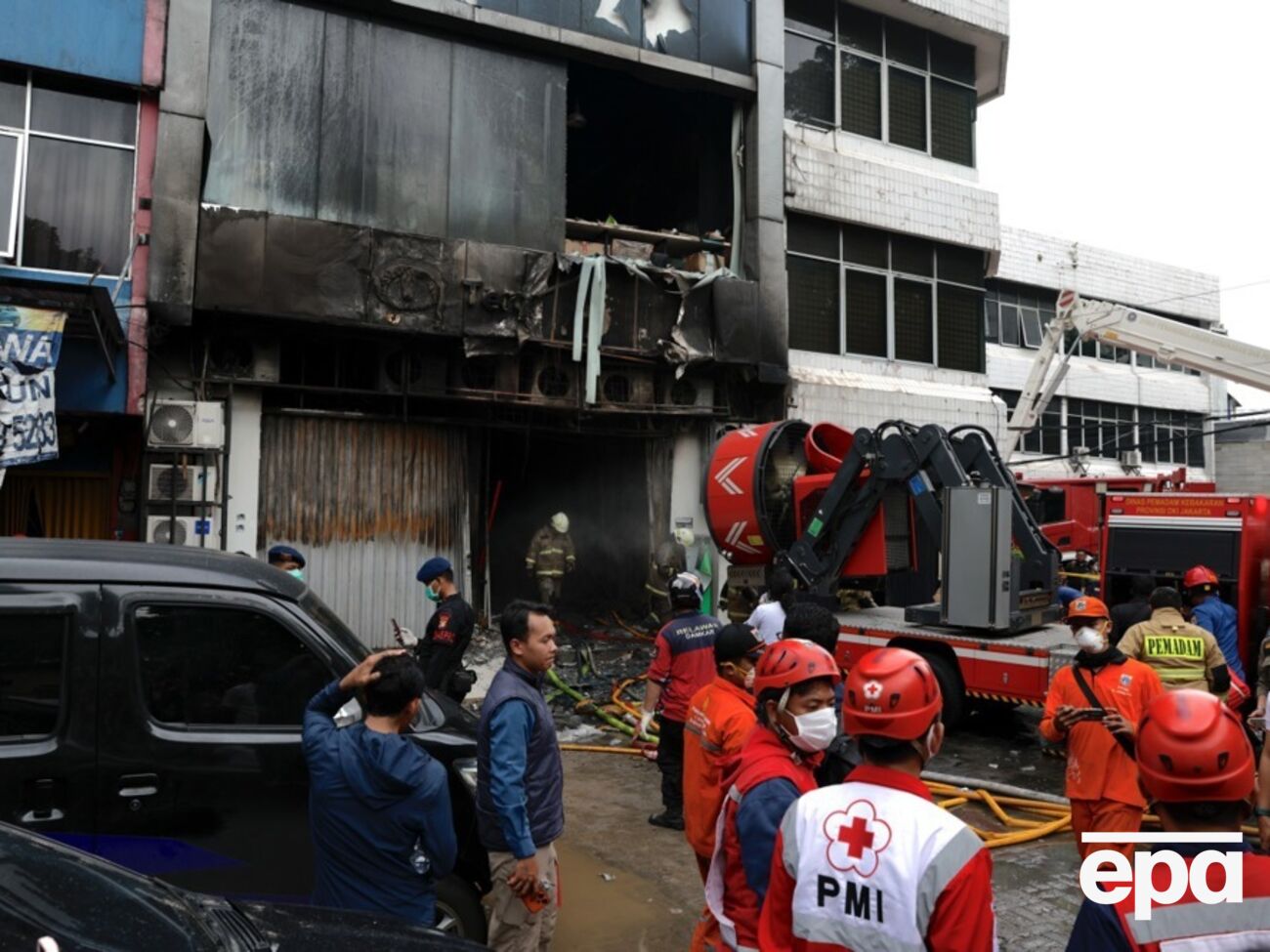 Горело семиэтажное здание