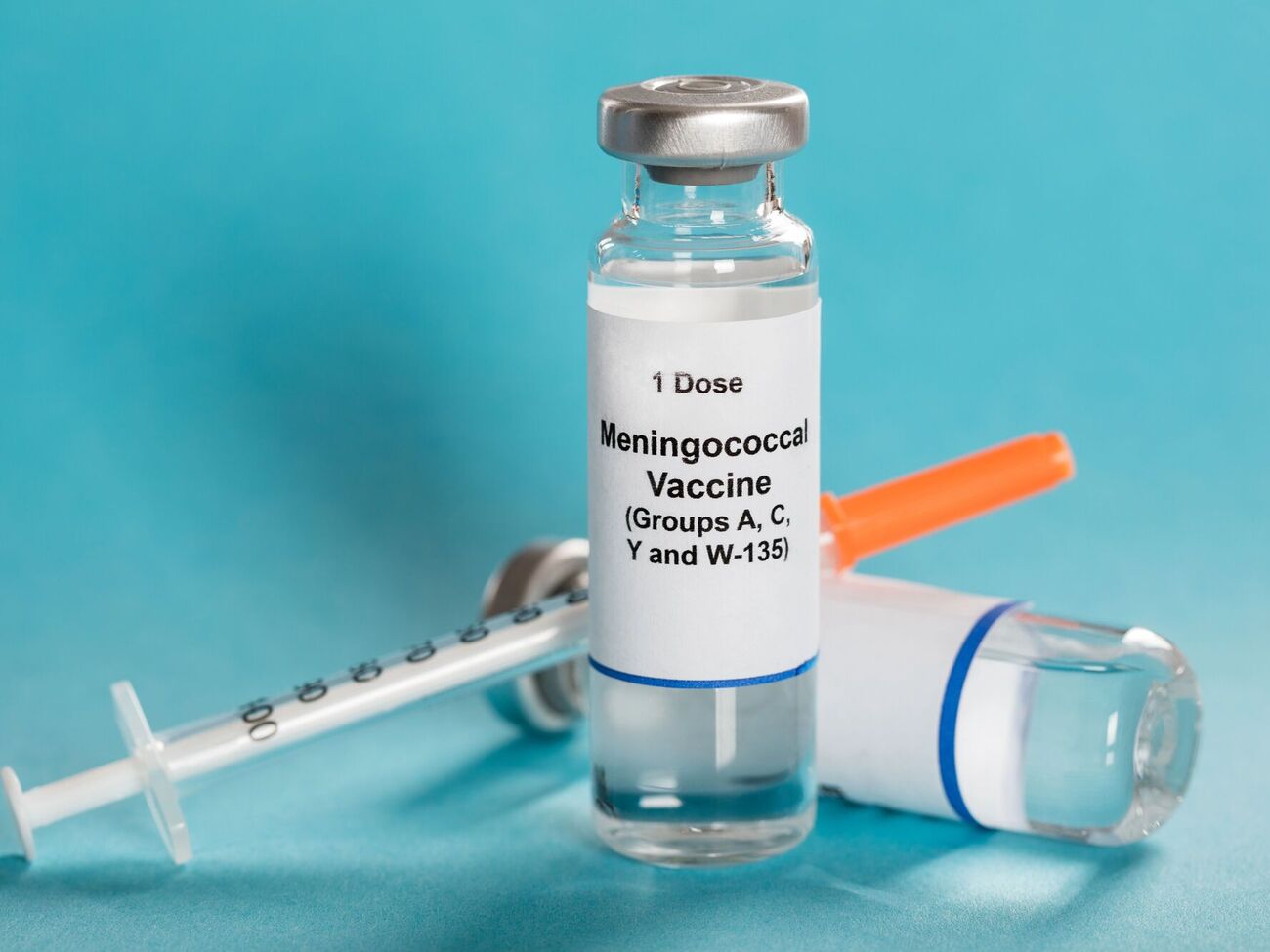 Лікарка розповіла про дію вакцин