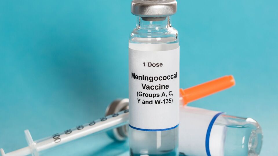 Лікарка розповіла про дію вакцин