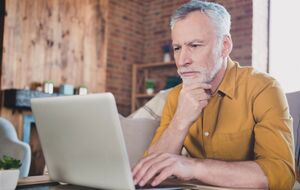 Зарядні пристрої, які призначені для заряджання смартфона, не підійдуть для ноутбука