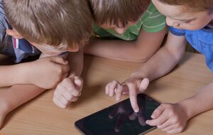 Платформи, які не виконають вимоги щодо блокування дитячих і підліткових акаунтів, ризикують дістати штрафи до $49,5 млн