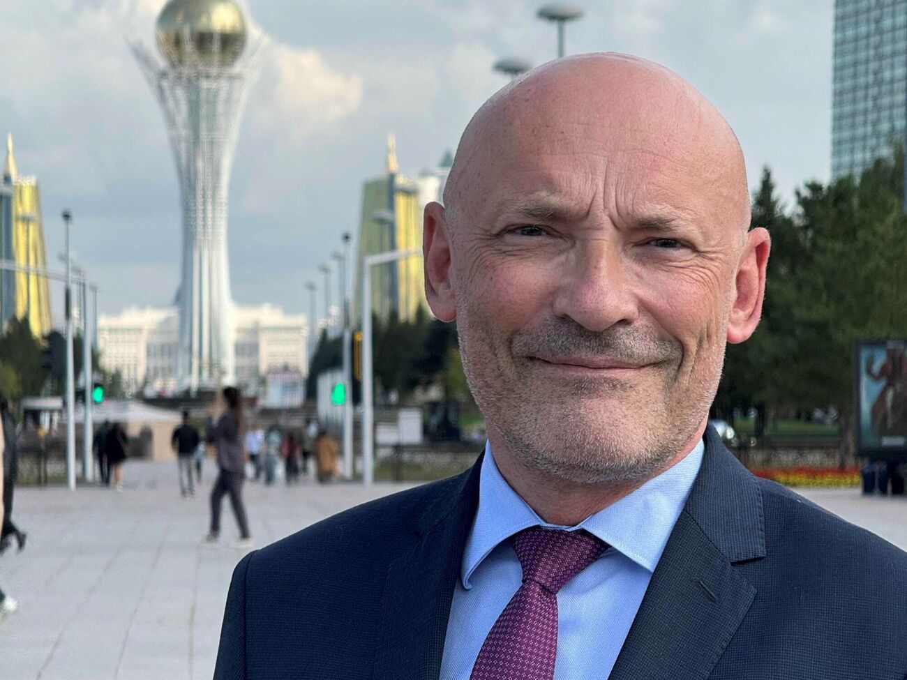 Ора ушел в отставку из-за незамеченных во время речей президента позиций по Украине