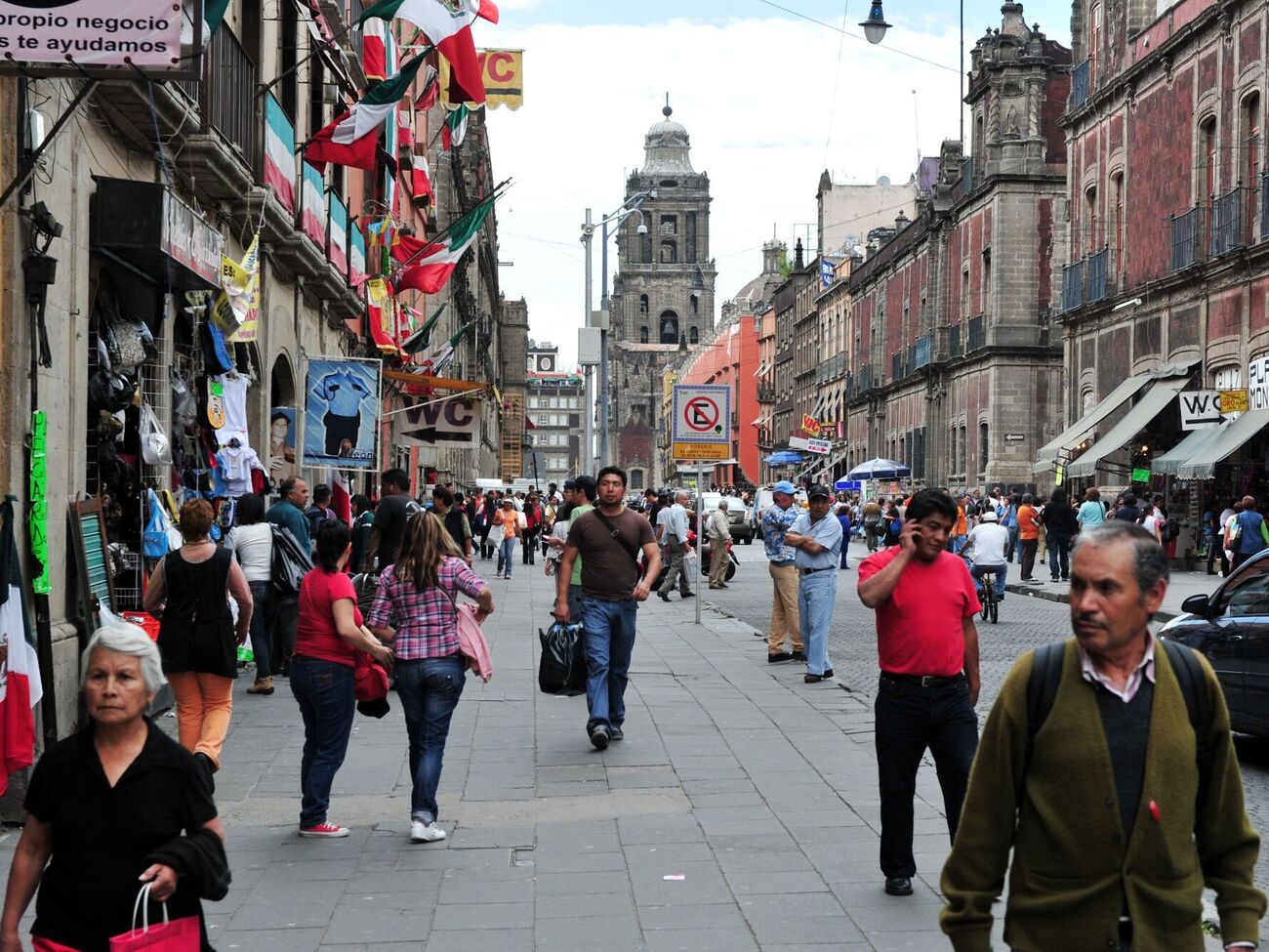 Росія скеровує до Мексики десятки шпигунів, пише ЗМІ