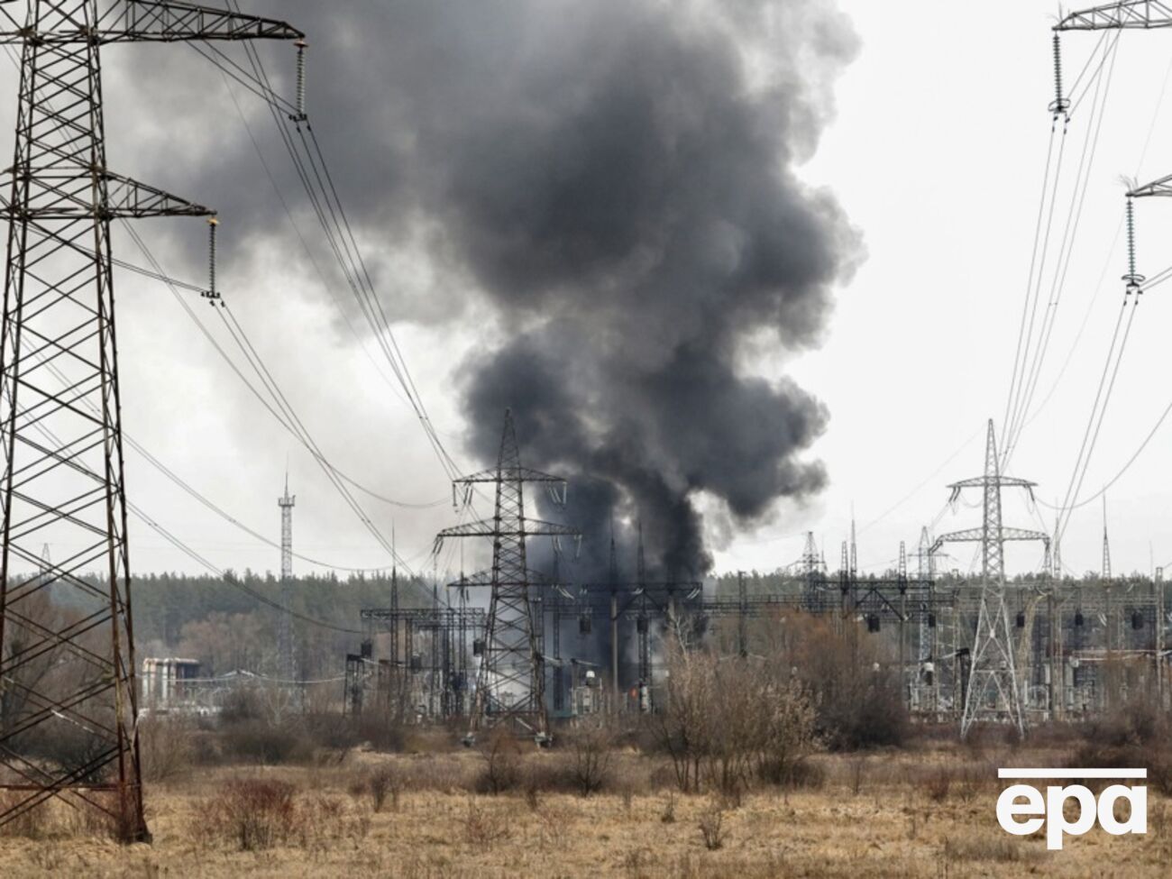 В результате обстрелов в некоторых областях Украины выключили свет