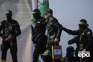 Кейт Сигел (на фото) и еще два заложника переданы Красному Кресту