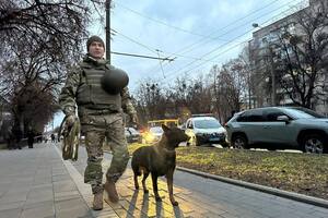 Для гарантування безпеки місце вибуху оточили, зазначили в Нацполіції