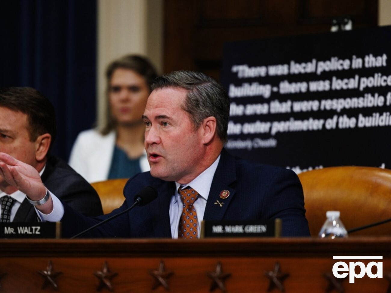 Уолтц заявил, что страны – члены Альянса должны увеличить свои расходы на оборону по меньшей мере до 5% ВВП