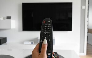 Телеканалы стали больше показывать собственный продукт, отмечают в офисе Кременя