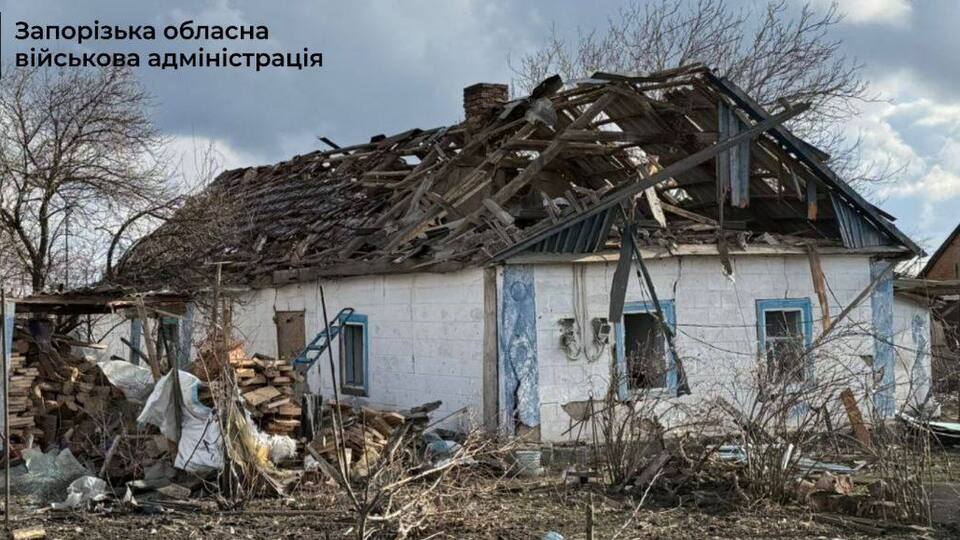 Оккупанты сбросили КАБ на село Омельник