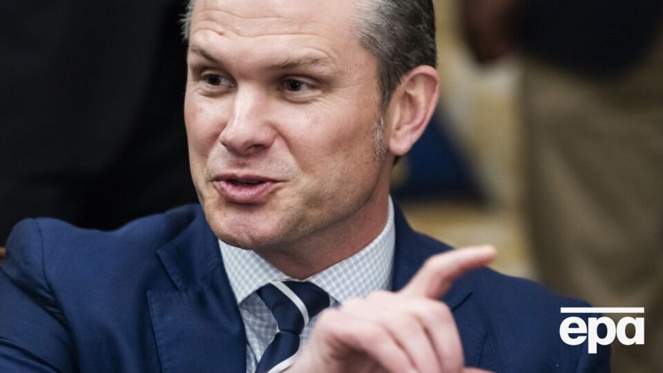Гегсет наголосив, що під час зустрічі з європейськими союзниками цього тижня буде наполягати на тому, щоб вони витрачали більше коштів на оборону