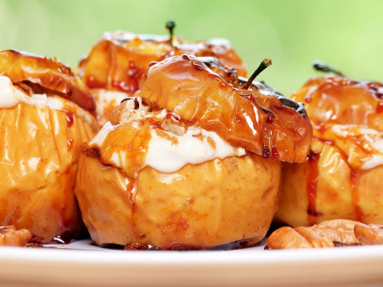 Десерт следует запекать в духовке 15–20 минут при температуре 180 °C