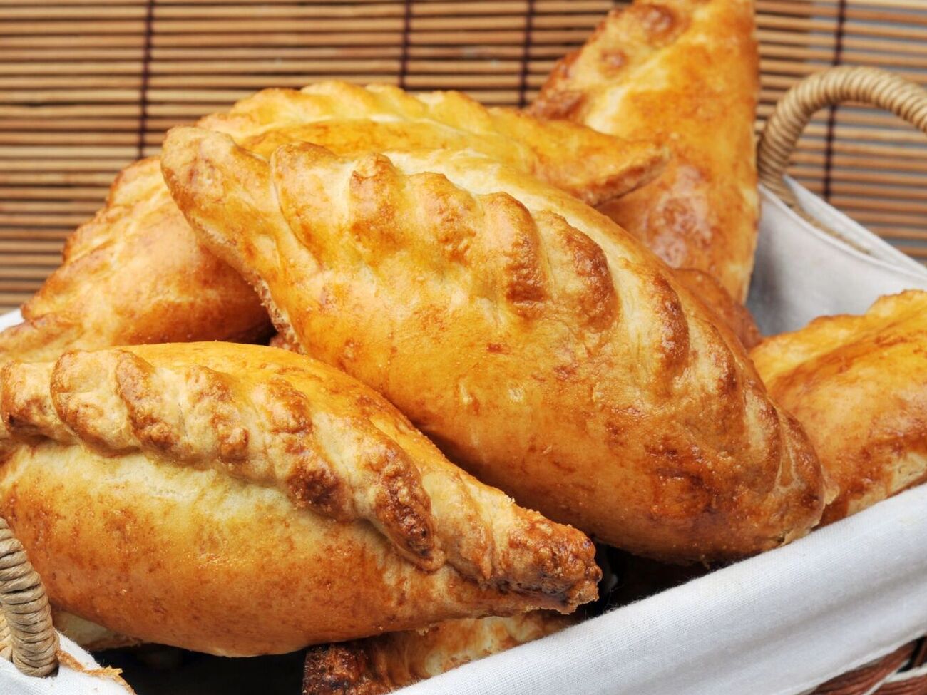 Для теста вам понадобится 250 мл кефира