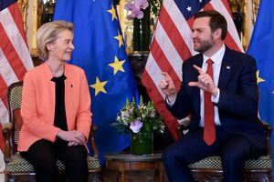 Фон дер Ляєн зустрілася з Венсом у Парижі