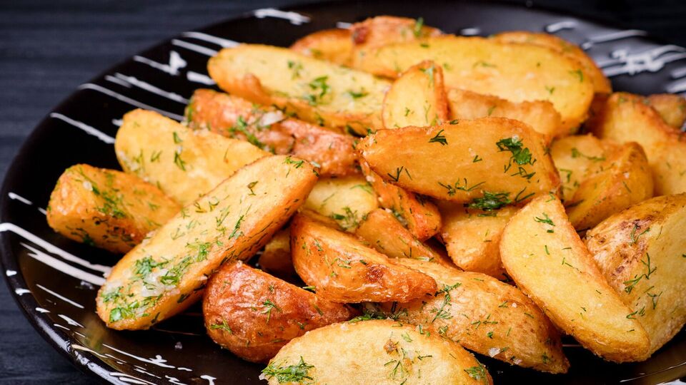 Картошку нужно запекать до золотистого цвета