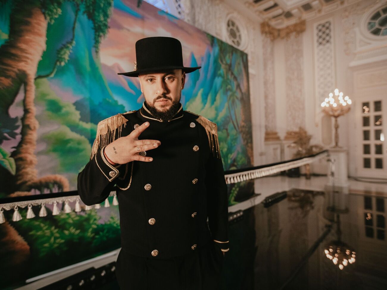 По словам артиста, его новая видеоработа "демонстрирует уникальность украинской поп-музыки, способной мотивировать, восхищать и вдохновлять"