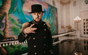 За словами артиста, його нова відеоробота "демонструє унікальність української попмузики, здатної мотивувати, захоплювати й надихати"