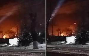 На спутниковом снимке видны следы пожара и повреждения вблизи установки каталитического риформирования