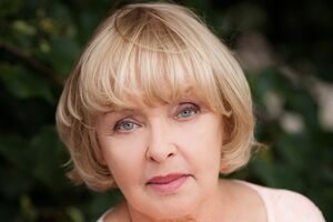 Роговцева: Я окончила русскую школу, родители говорили на русском языке