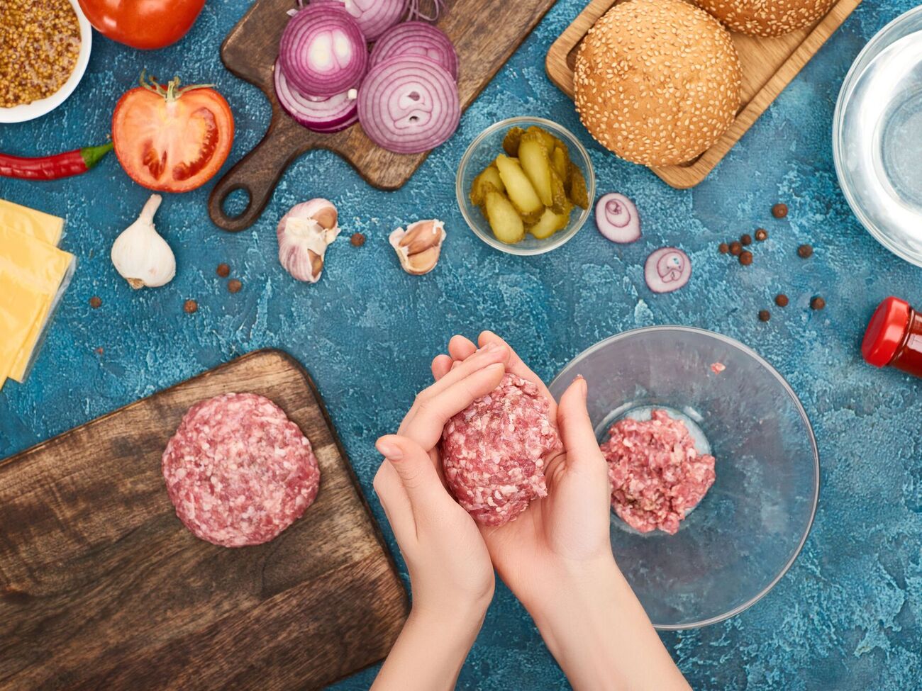 Добавьте это в фарш, чтобы котлеты получились "чрезвычайно сочными"