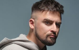 Перше побачення співака Julik із майбутньою дружиною тривало майже чотири години