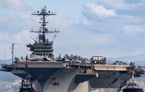 В сообщении говорится, что авианосец не получил серьезных повреждений