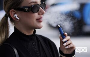 Закон предусматривает полный запрет на продажу и бесплатное распространение одноразовых вейпов