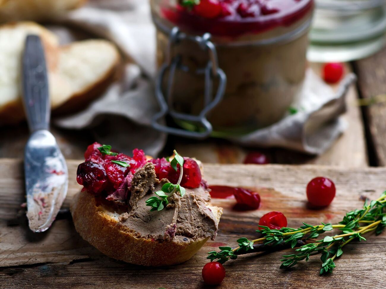 Ягідний конфітюр підкреслює смак паштету