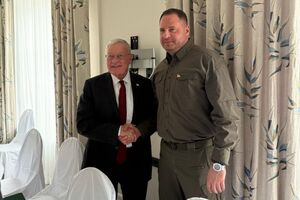 Єрмак зазначив, що вони з Келлогом обговорили питання продовження підтримки України з боку США