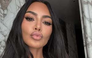 Кардашян показала фото из личного архива