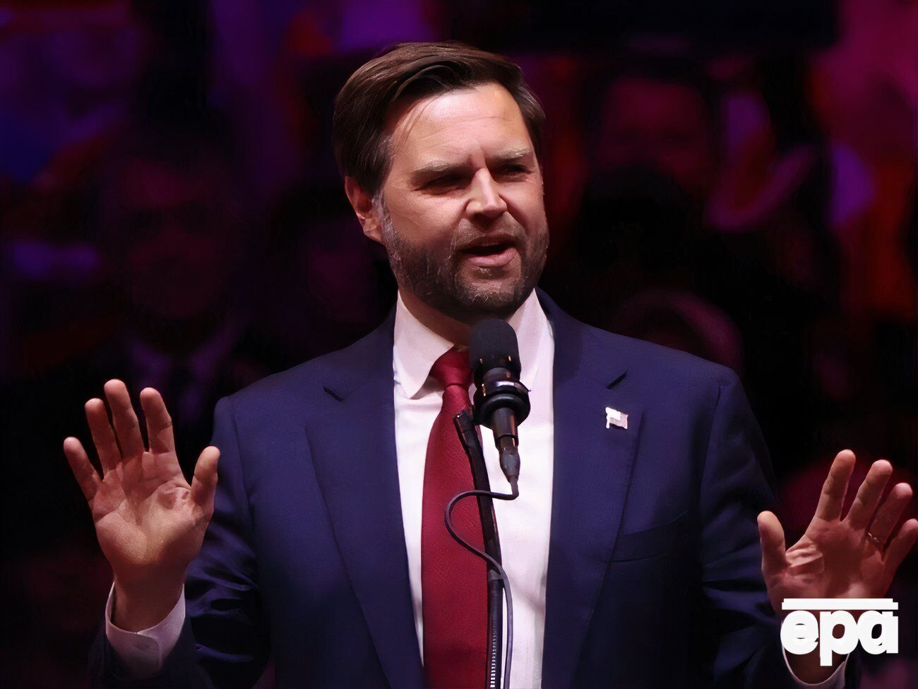 Вэнс отметил, что "если американская демократия смогла пережить Тунберг, то Европа может выдержать несколько месяцев Маска"