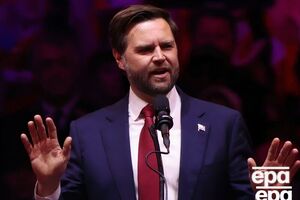 Вэнс отметил, что "если американская демократия смогла пережить Тунберг, то Европа может выдержать несколько месяцев Маска"