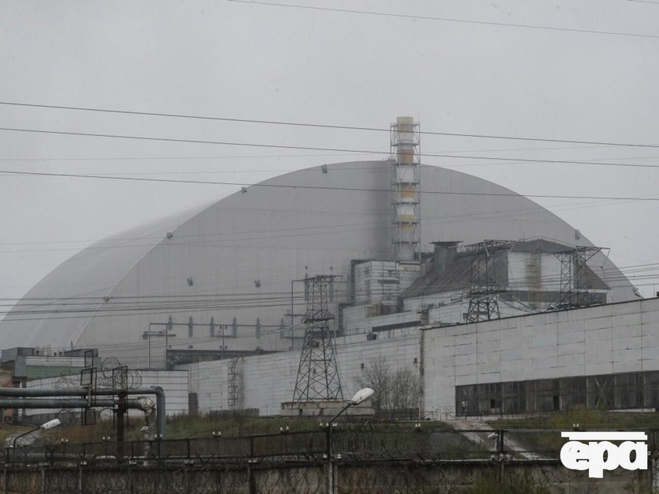 За словами Титарчука, ситуація контрольована й перевищення радіаційного фону на майданчику не зафіксовано