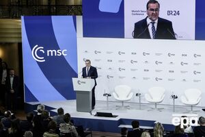 По словам министра, демократия должна быть способна защитить себя от экстремистов, которые пытаются ее уничтожить