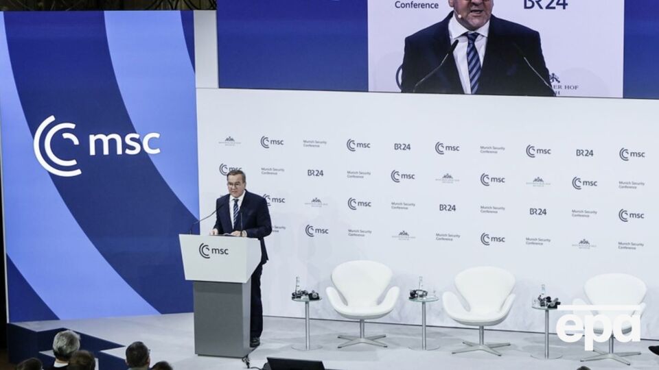 За словами міністра, демократія має бути здатною захистити себе від екстремістів, які намагаються її знищити