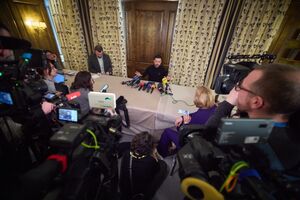 Зеленский подчеркнул важность того, что Украина продвинулась в вопросе переговоров с командой Трампа