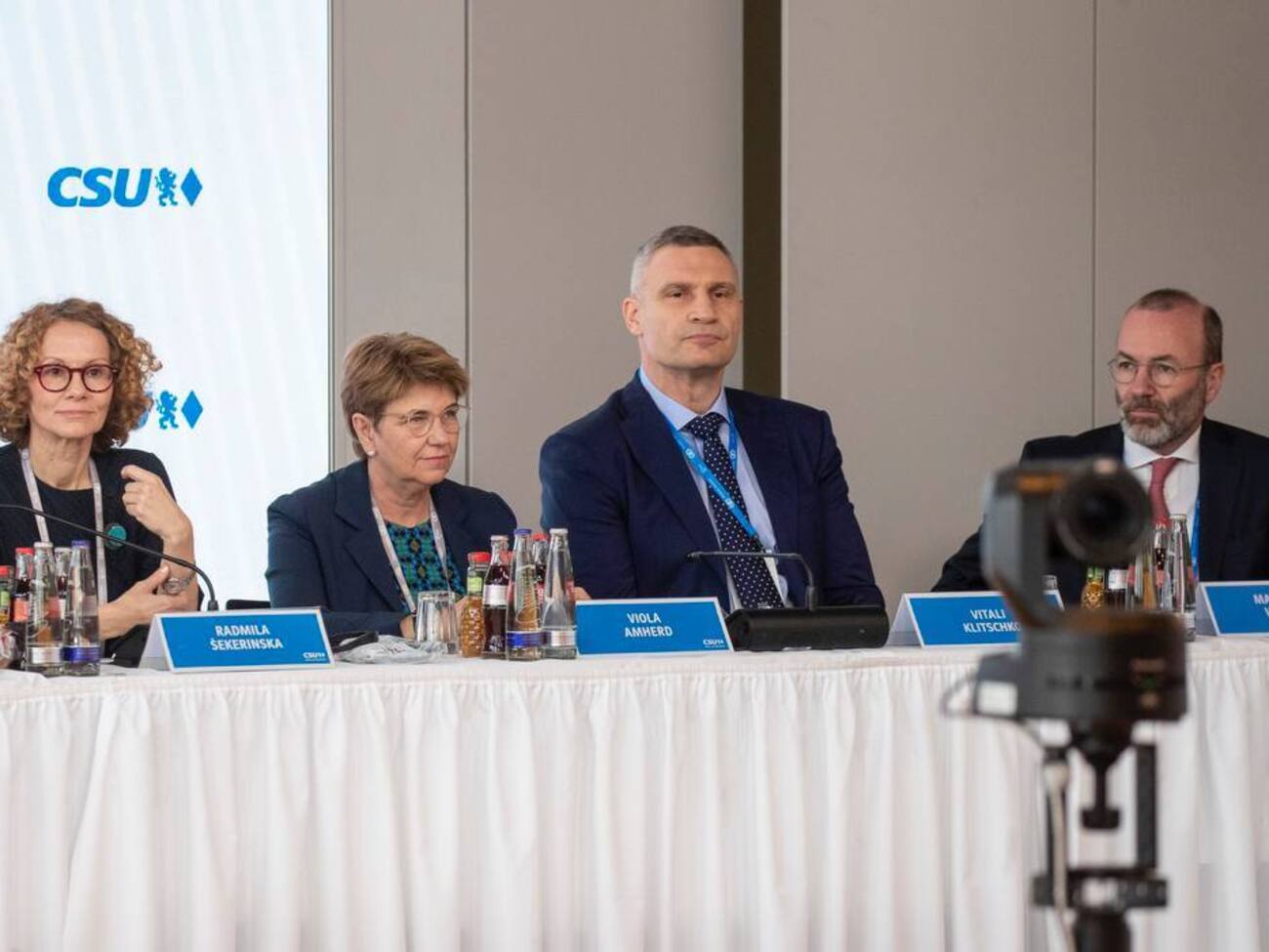 Це принижує тебе як лідера, це принижує нас як країну, написав Гончаренко