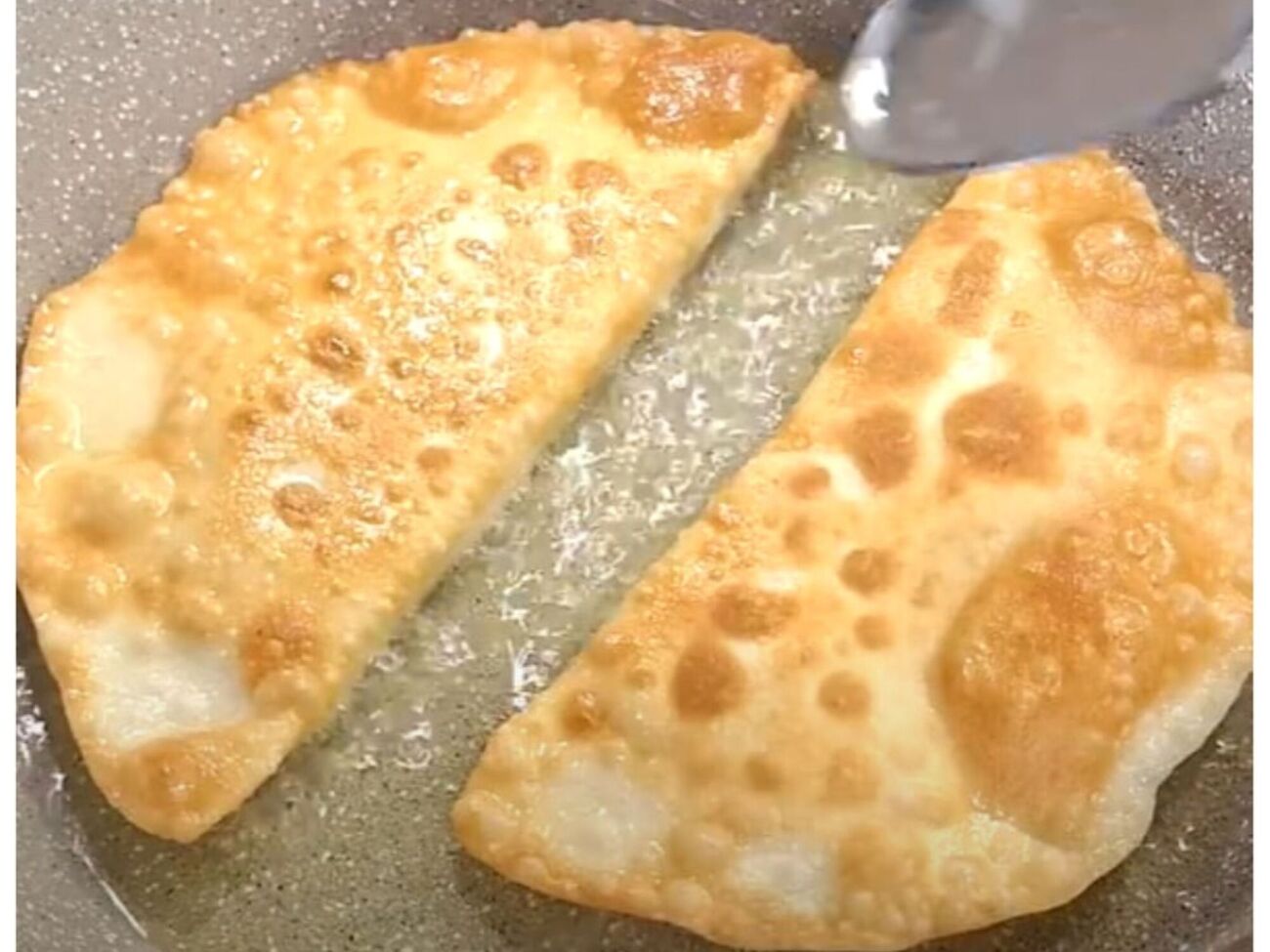 Газированная вода сделает тесто нежным и послушным