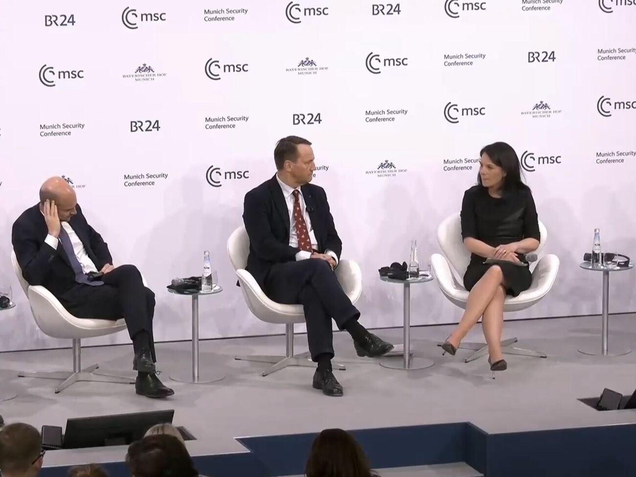 Сікорський і Бербок – проти повернення РФ у G7