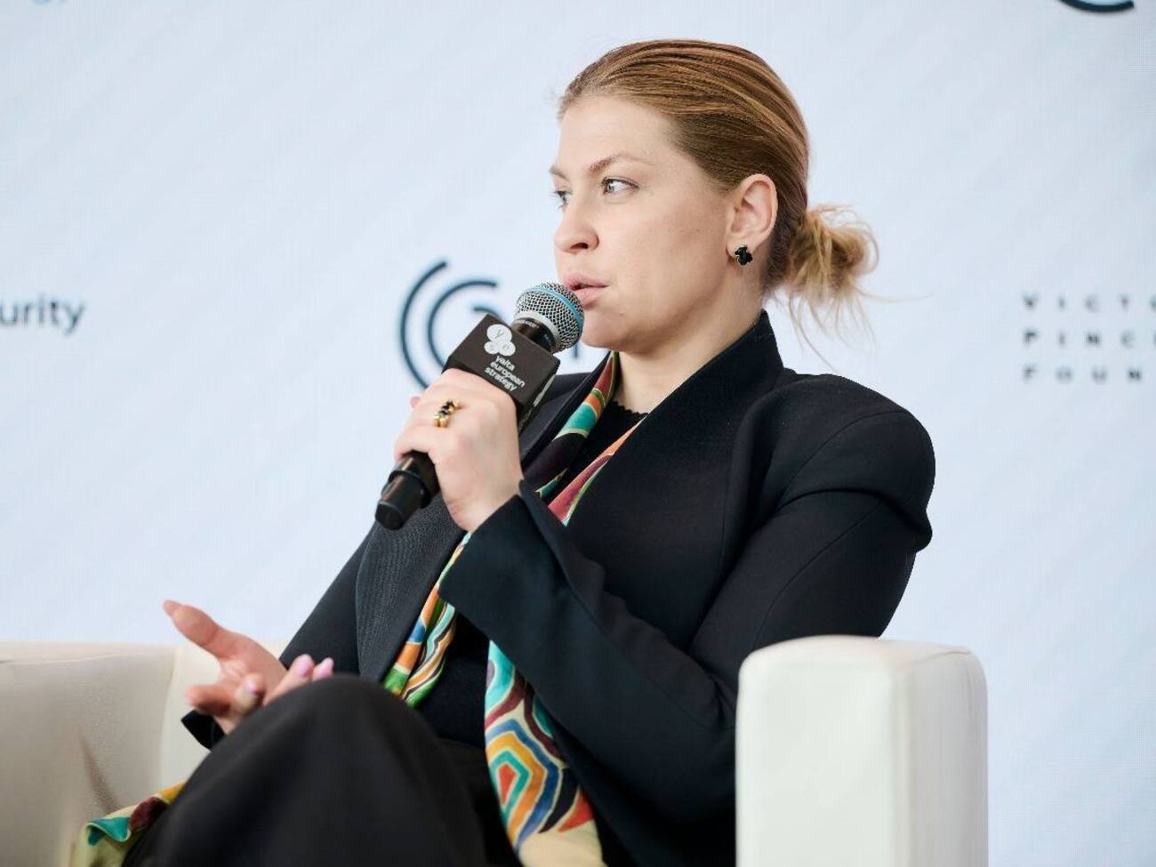 В Киеве надеются, что процесс начала переговоров о вступлении Украины в ЕС будет разблокирован в ближайшее время, отметила Стефанишина