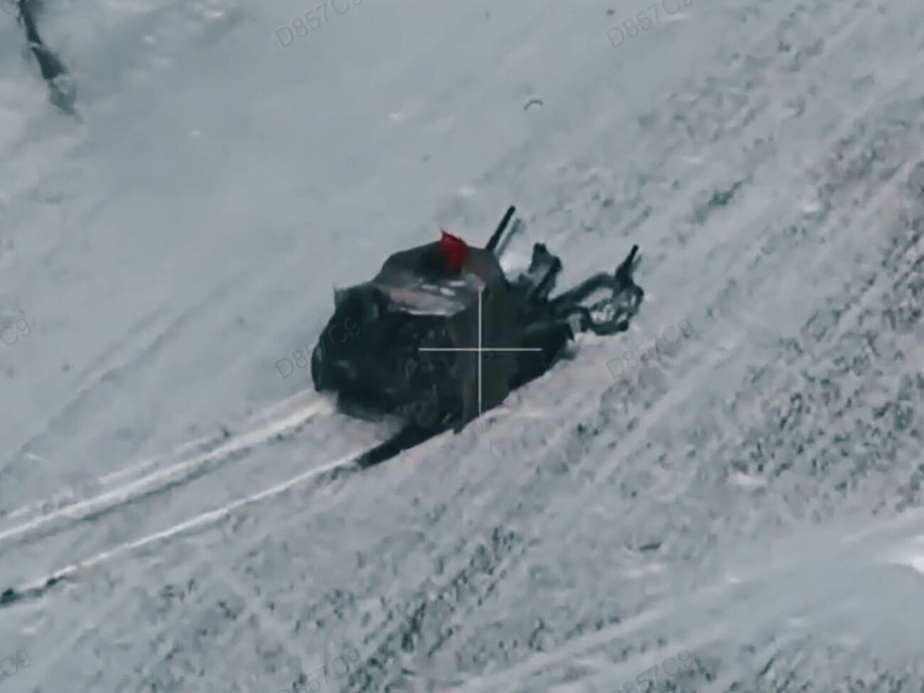 Оккупанты во время штурма повесили на танки красные флаги, отметили в ВСУ