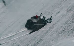 Оккупанты во время штурма повесили на танки красные флаги, отметили в ВСУ