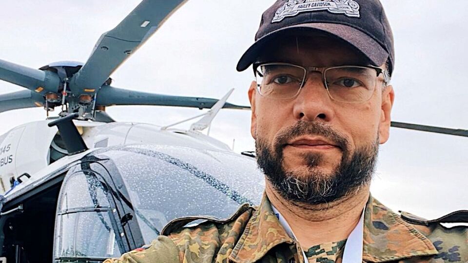 С начала полномасштабной войны Запорожец занимается эвакуацией мирного населения и раненых, экстренной медициной