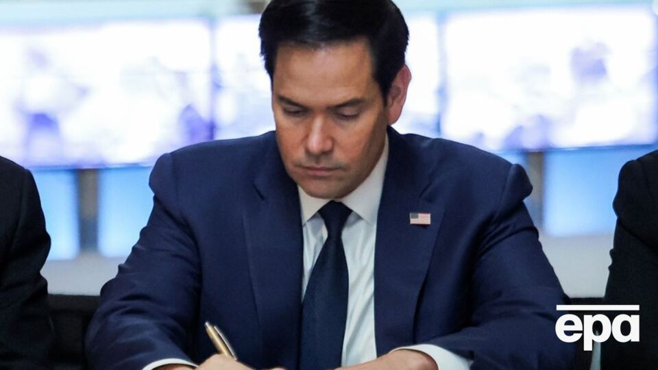 Один телефонный звонок не может решить столь сложную войну, как в Украине, пояснил госсекретарь