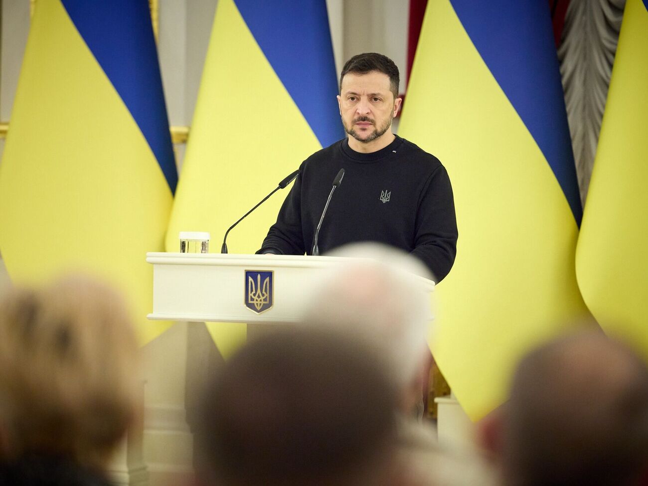 Украина стратегически важнее для США, чем Россия, считает президент