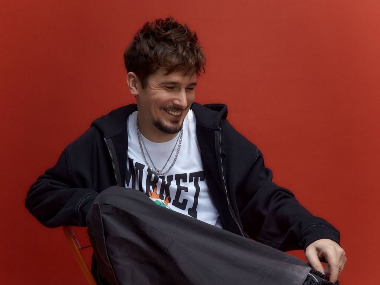 Позитив до 2020 года выступал в группе "Время и Стекло" вместе с Дорофеевой