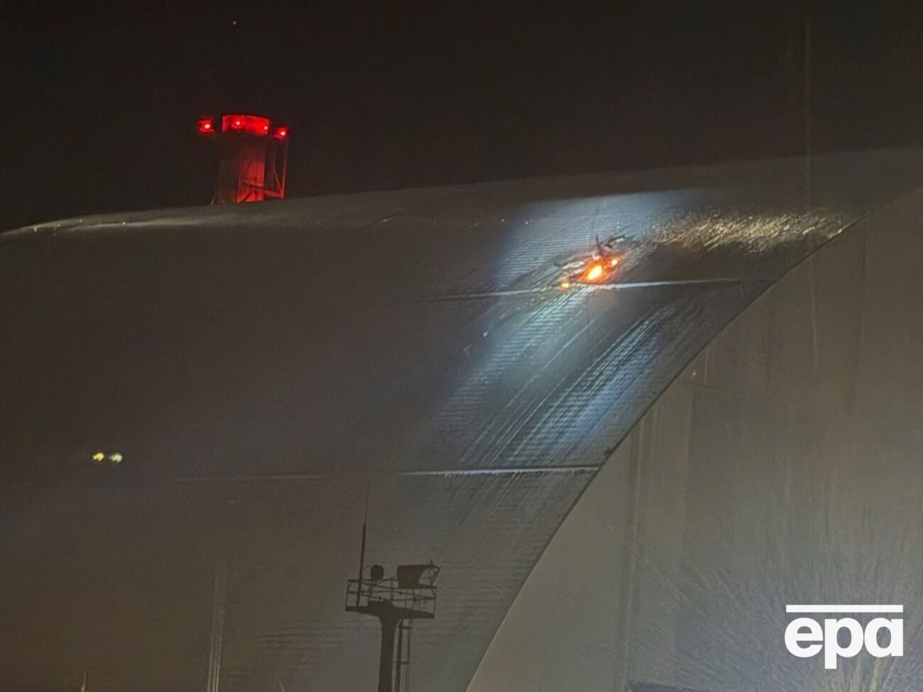 Нарушение защитной функции укрытия пока не привело к увеличению уровня радиации, объяснил Кориков