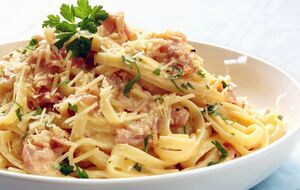 На фінальному етапі пасту готують на пательні