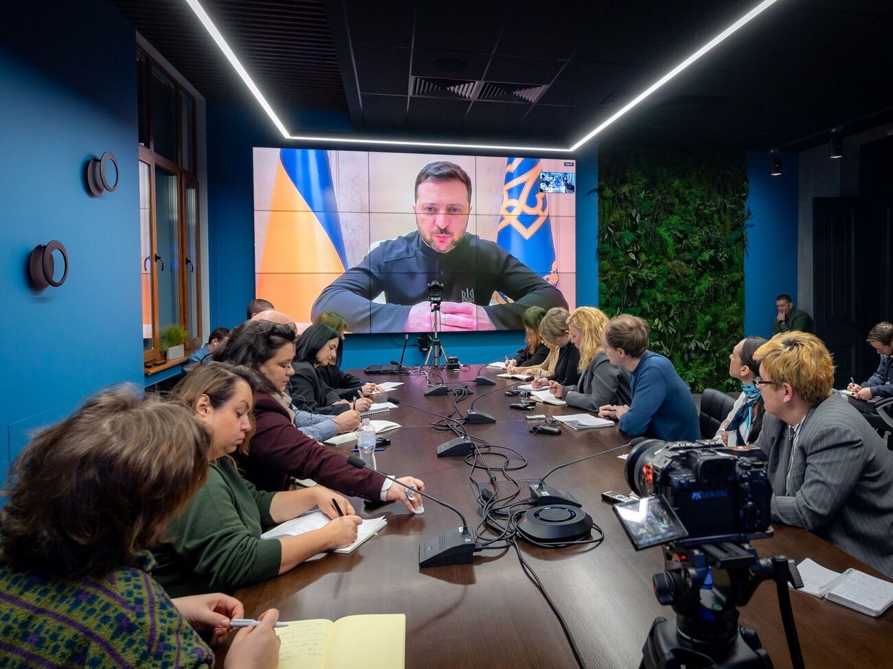 Президент дав пресконференцію з ОАЕ