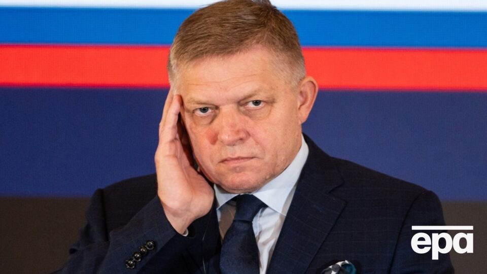 Фіцо вважає, що зустріч європейських лідерів у Парижі "без будь-якого мандата" не сприяє довірі всередині ЄС
