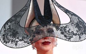 После полномасштабного вторжения страны-агрессора РФ в Украину леди Гага осудила российскую агрессию и выступила в поддержку украинцев